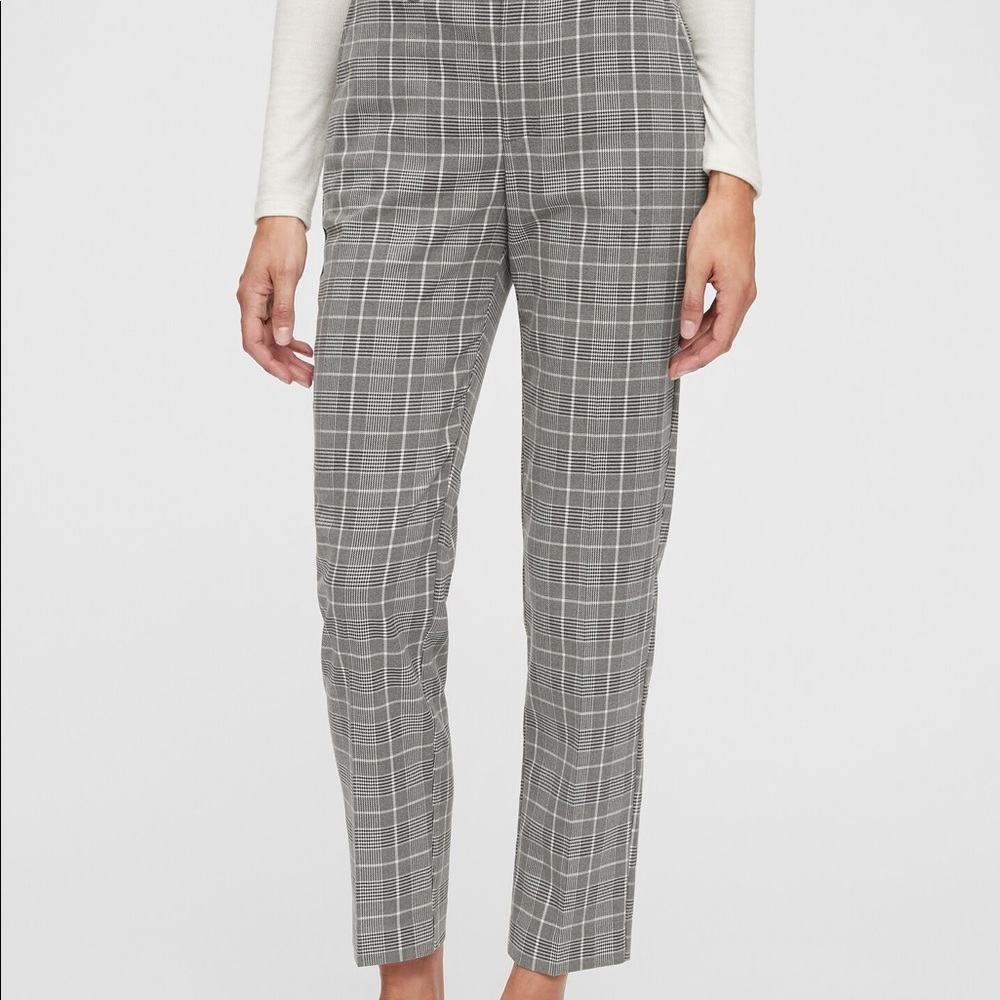 NWT Gap High Rise Slim Taper Pants